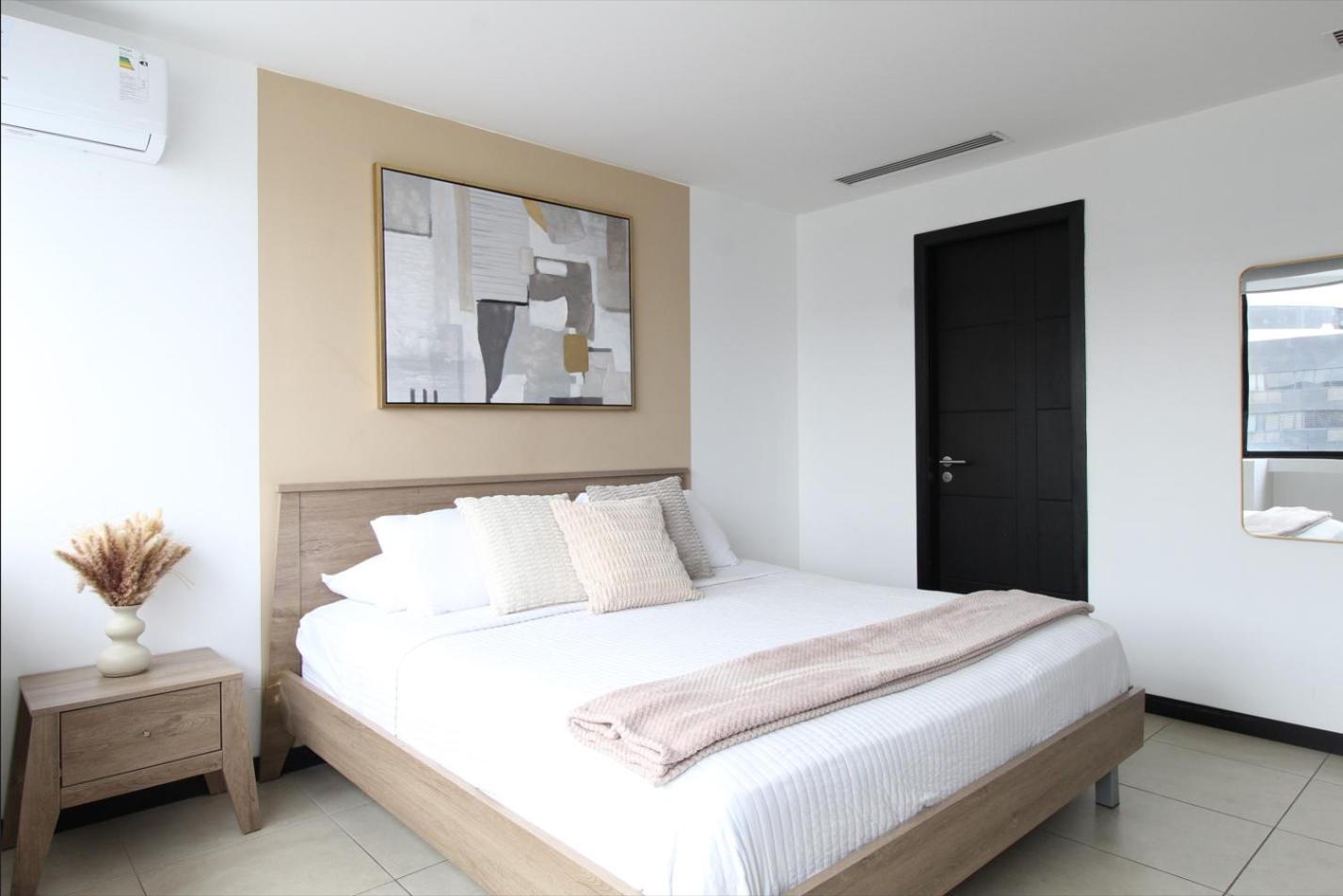 Puerto Santa Ana Luxury Suites 瓜亚基尔 外观 照片